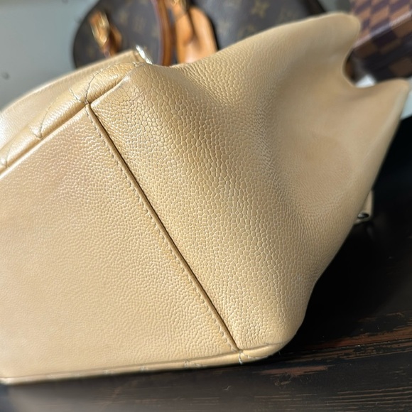 Chanel CC Quilted Shoulder Bag Caviar Beige Large Shopping Tote - Picture 10 of 16